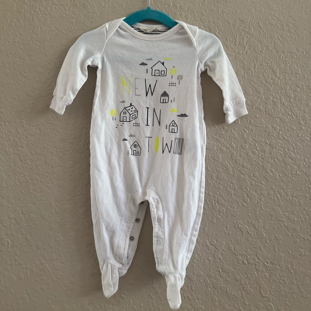 Last chance Baby Gap Organic Cotton Footie “new in town” 0-3M